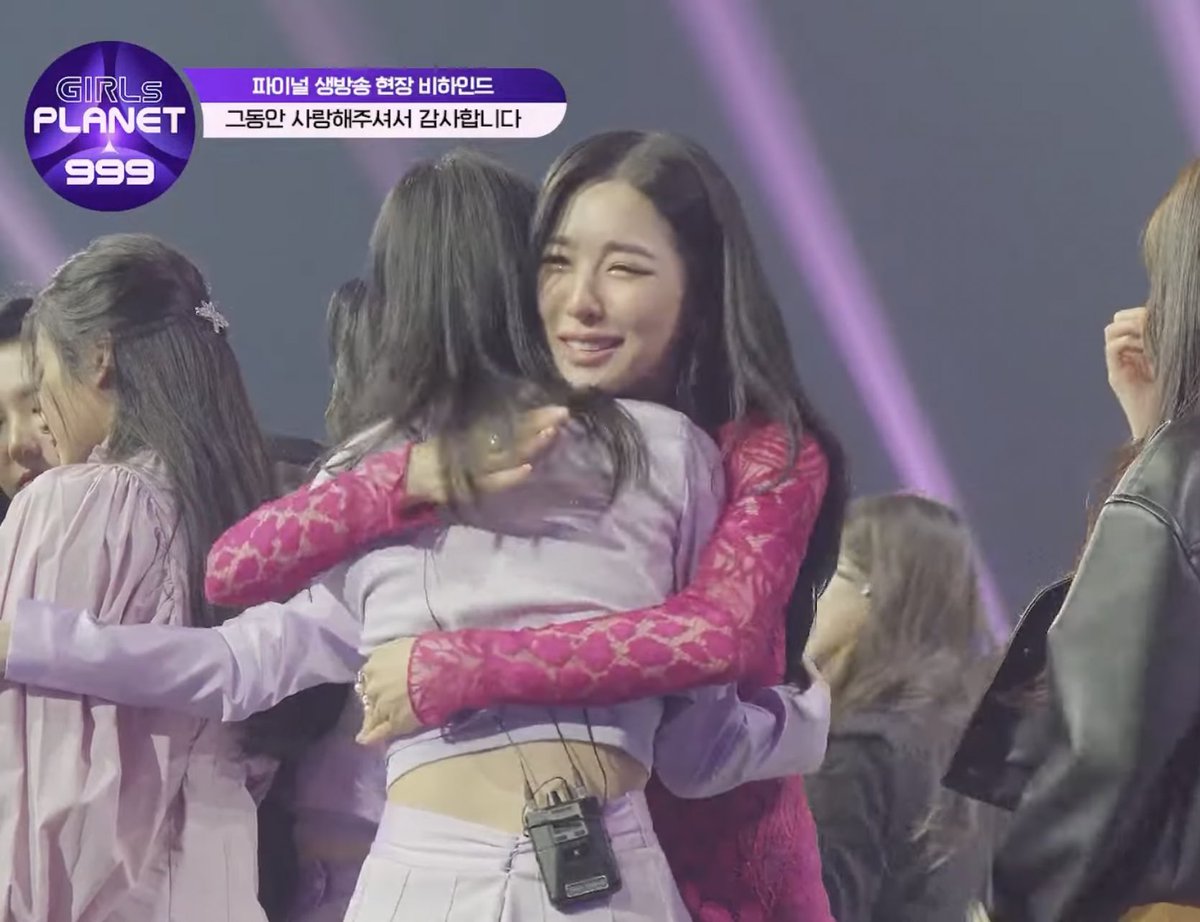 CrystyIeMeth's tweet photo. Tiffany is literally Yujin's naevis omg https://t.co/4lDqswUPKW