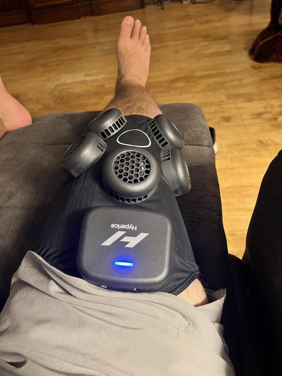 ThomWilliams's tweet photo. I can’t even tell you how happy I am right now. This @hyperice #HyperIceX is friggin AMAZING!! 🥶
#Stuntman #StuntCoordinator #OldManPain #FrozenKnee https://t.co/J4Gx6yjI9R