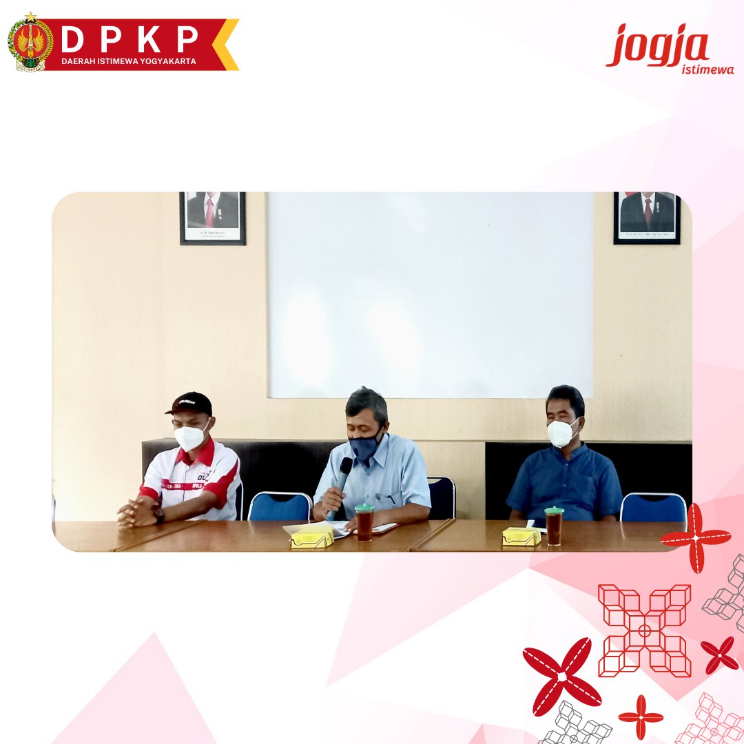 dpkp_diy's tweet photo. Pelatihan Aspek Teknis Bisnis dan Manajemen Kelembagaan UPJA (Usaha Pelayanan Jasa Alsintan) dilaksanakan oleh Dinas Pertanian dan Ketahanan Pangan DIY pada tanggal 26 Oktober 2021 dalam rangka meningkatkan keterampilan kelompok UPJA dalam mengelola alat mesin pertanian. https://t.co/W3Q64rJyvl