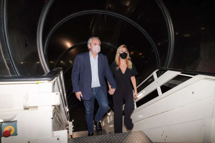C5N's tweet photo. El presidente @alferdez partió a Europa para participar del G20 en Roma https://t.co/ubwEHK3M29

👉🏼 Por @shale24 https://t.co/2nz6Txg6ET