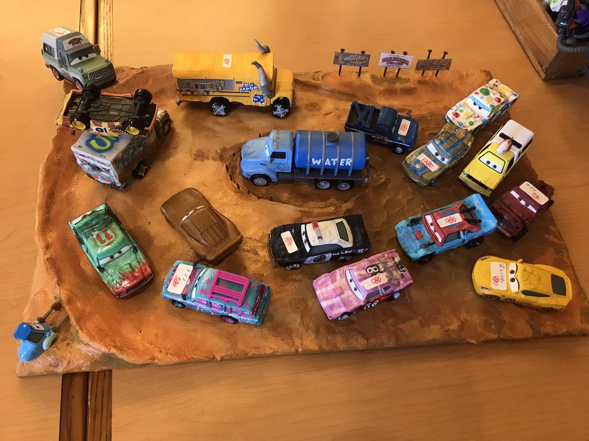 マテル MATTEL カーズ3 サンダーホロー 3点セット カーズ3 マテル社製サンダーホロウ「クレイジー8」25台セット