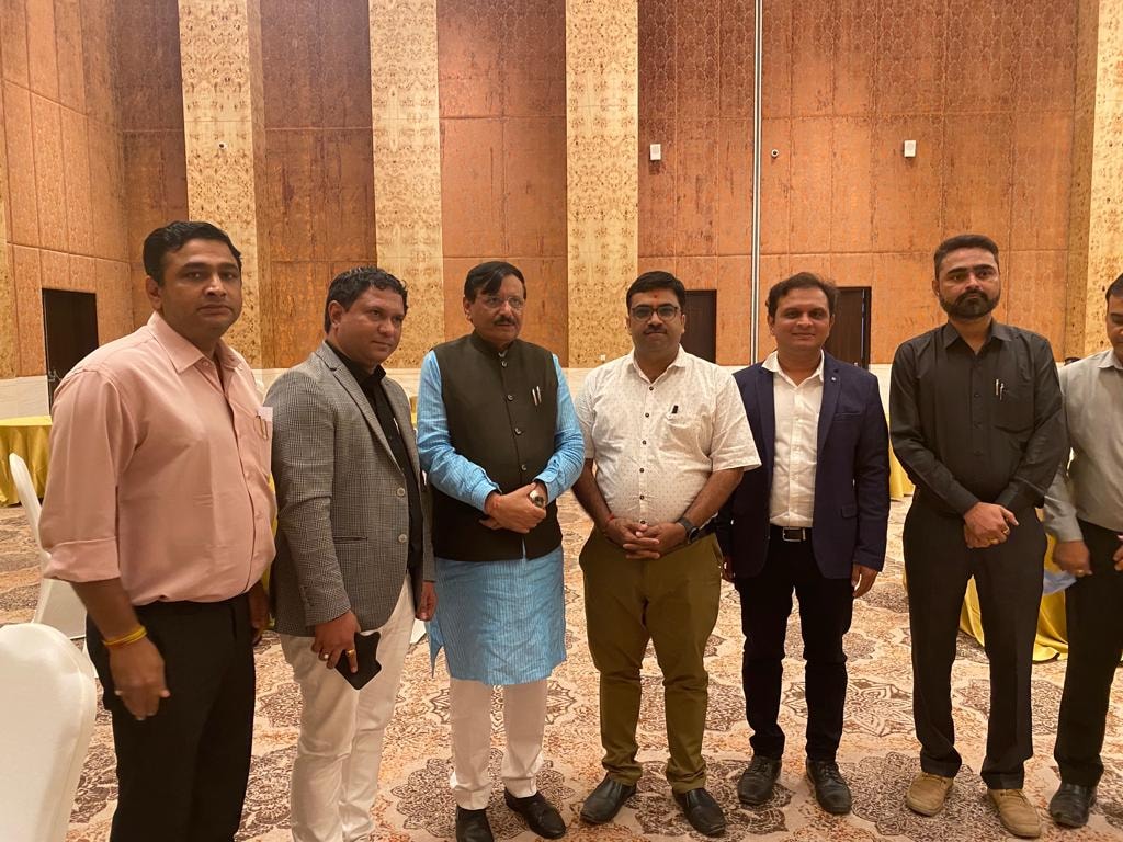 KCCIPL's tweet photo. Skill India - Press conference at The Leela - Gandhinagar organized by NSDC and Khodiyar CAD Center India Pvt Ltd to gather
Heartily thanks to Shri Brijeshkumar Merja, Hon’ble Minister of State, Labor &amp; Employment https://t.co/vdmVI0JUTP