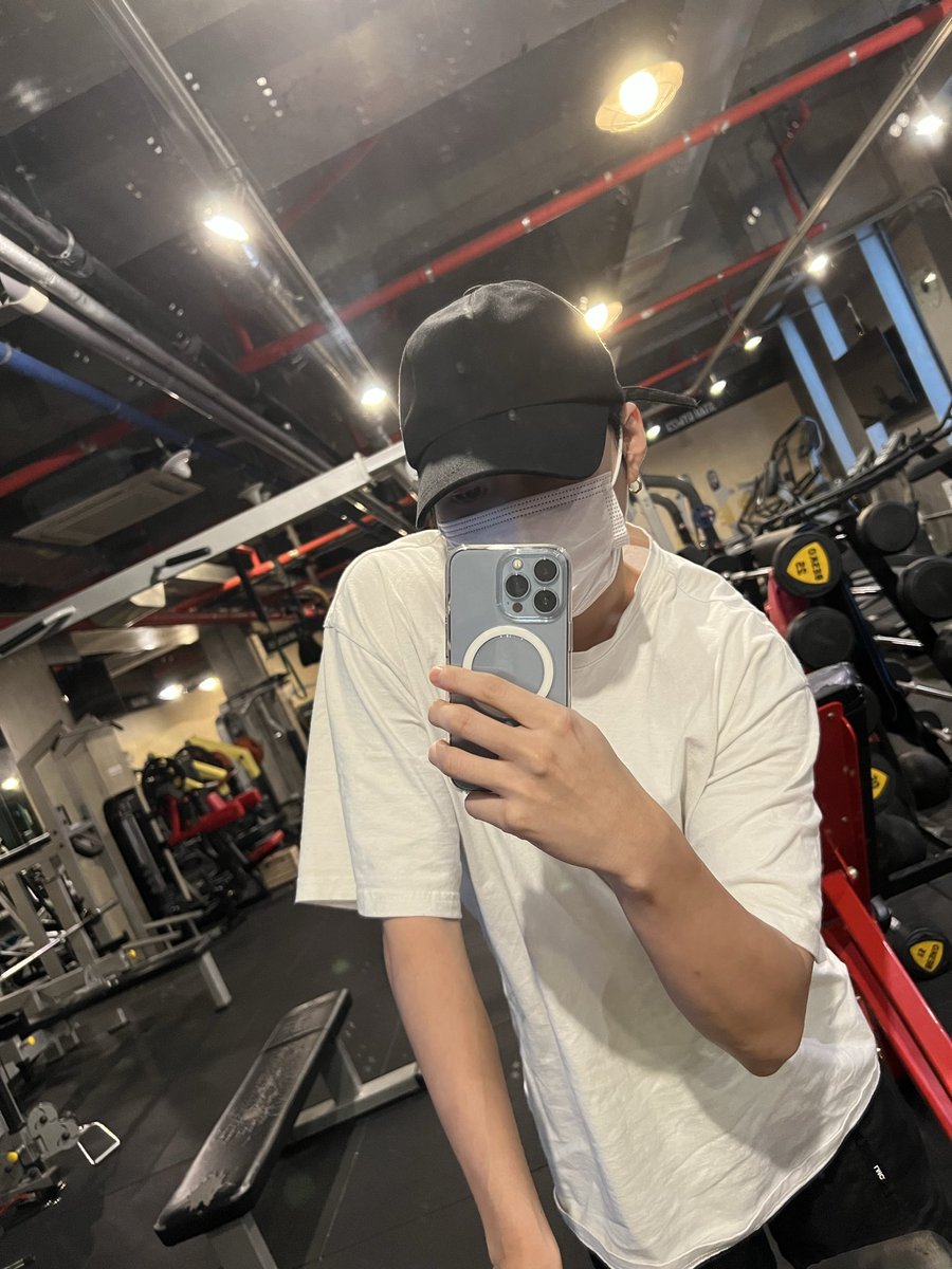 211029 #HASUNGWOON FNS

olahraga selesai!! HaNeul sedang apa~ kita akan bertemu segera?!

#SUNGWOON #하성운 @hsw_officialtwt <a href="/gooreumseng/">하성운</a>