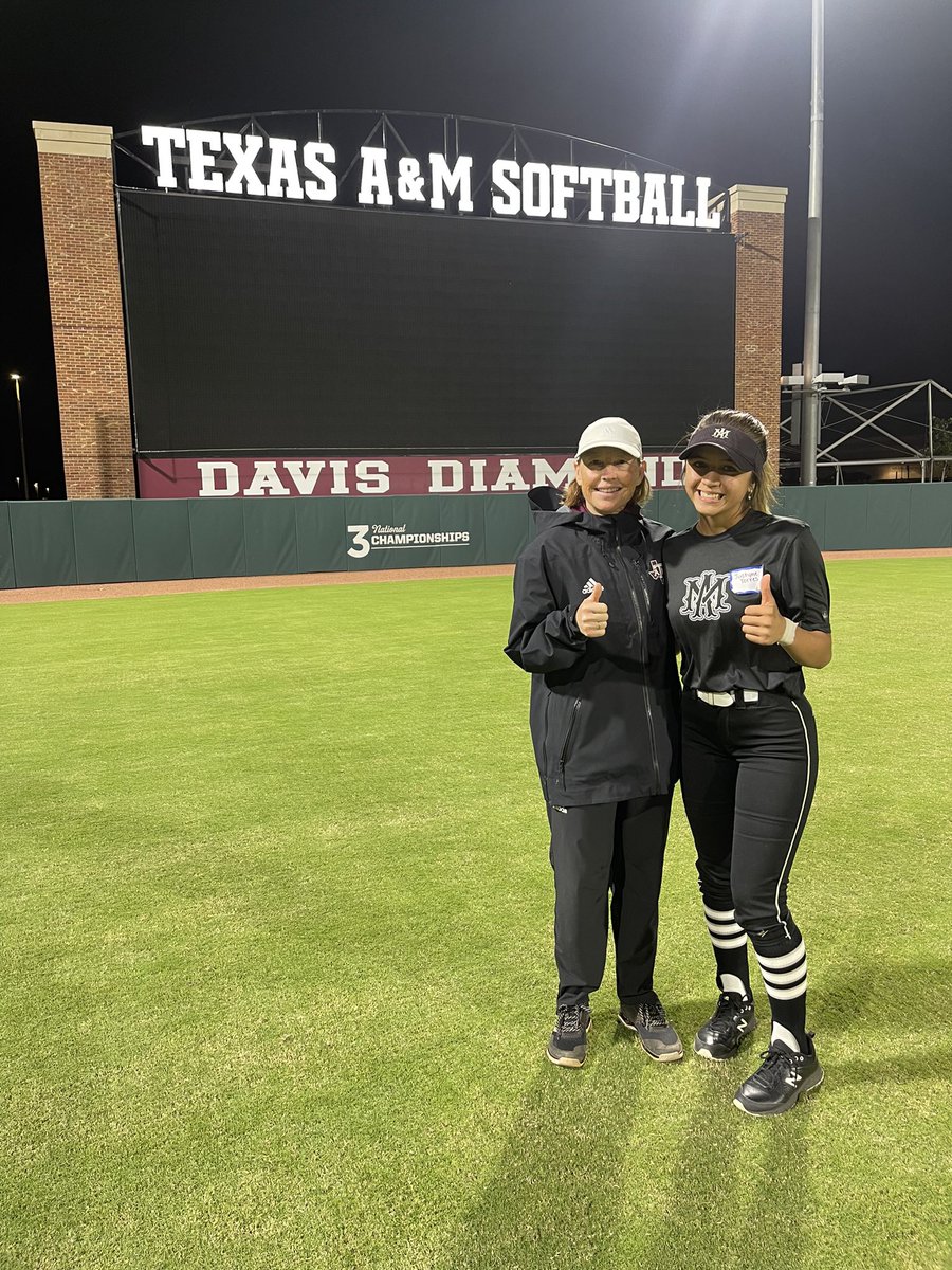 Had an amazing time at the Texas A&amp;M camp .Thank you  <a href="/Coach_Jo_Evans/">Jo Evans</a>  and  <a href="/Coach_SniderSB/">Craig Snider 🍊</a> for hosting a great camp today 👍🏽🖤