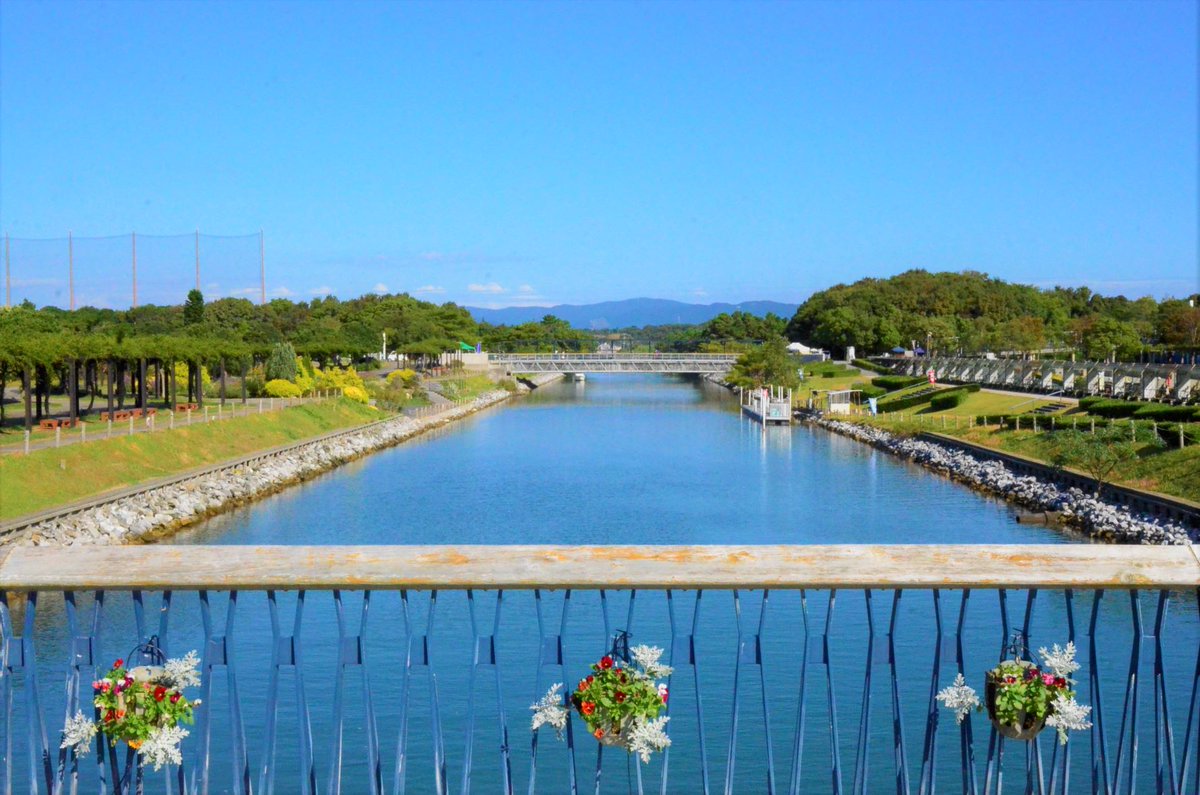 At Hamanako Garden Park's South Evo Bridge
浜名湖ガーデンパークの南エボ橋にて  #hamamatsupics #HamanakoGardenPark #SouthEvoBridge #南エボ橋 #浜名湖ガーデンパーク #写真すきな人と繋がりたい

hatch-48cm.com/photo/spot/ham…