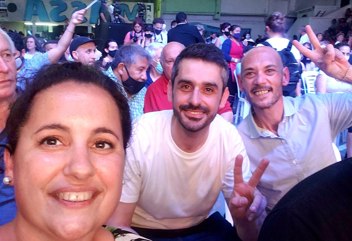 MOREFRUTOS's tweet photo. Compartir estos encuentros, reafirmando nuestro compromiso con los vecinos y vecinas de cada ciudad, nos consolida en este espacio que nos representa, que nos une!Gracias @QNoee2 por caminar juntas!
#PlenarioPBA 
@SergioMassa @MalenaMassa @nazalagamba @David_Alcala @joselpallares https://t.co/HUZbU6Pwhg
