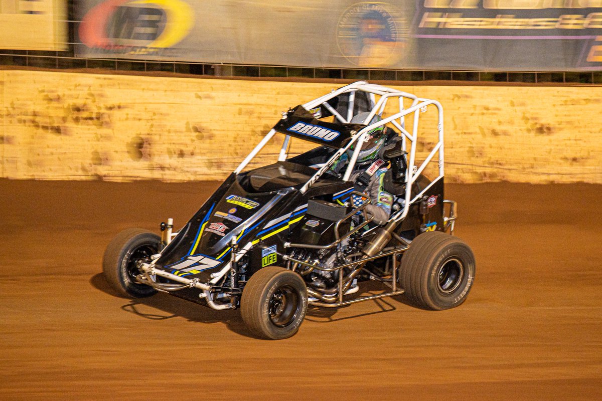 FauciRacing's tweet photo. Up next; @MillbridgeRacin for the $10k to win Carolina Micro Showdown with Christian and Nick behind the wheel. Time to go to work 🤘
#FauciRacing | #EVO+ | #HyperRacing https://t.co/aPSUPD2I4i