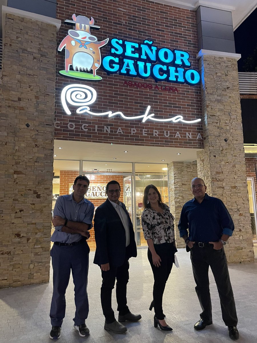 SomosLaTribuFM's tweet photo. Hoy #LaTribu en la inauguración de @SenorGaucho_sv y #Panka en @plaza_futura ¡Éxitos! https://t.co/DHVzSPlnDE
