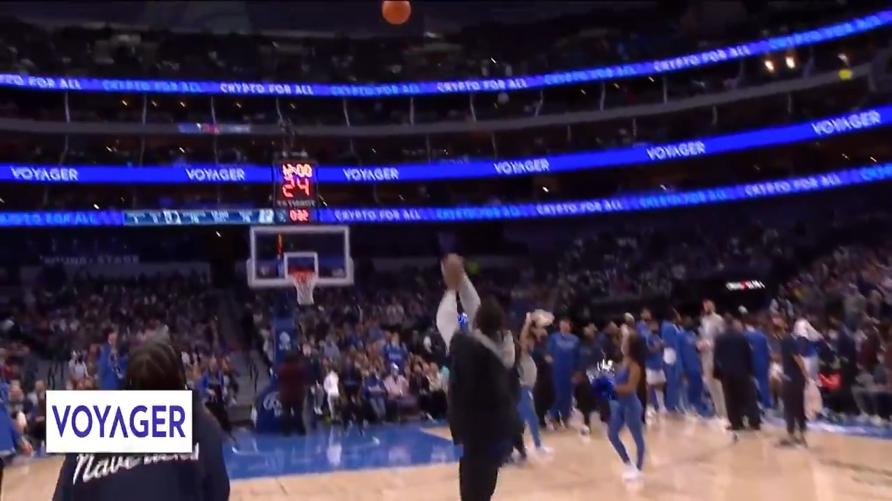 [花邊] 獨行俠給投進中場三分球迷價值10萬比特幣