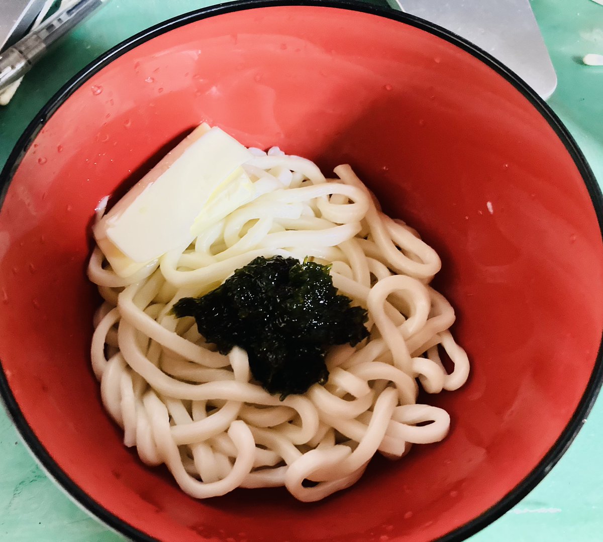 7eeUwcjoNlL0SiS's tweet photo. かまとこで買った小豆島海苔の佃煮を
買ってアレンジメニューで、冷凍うどんに、海苔佃煮、バターをのせて海苔バターうどんを作ったよ🤤
佃煮とバターの甘さとバターの塩加減が合わさりとても美味しかったですよ🥰#小豆島#かまとこ https://t.co/fI6jWILf5d