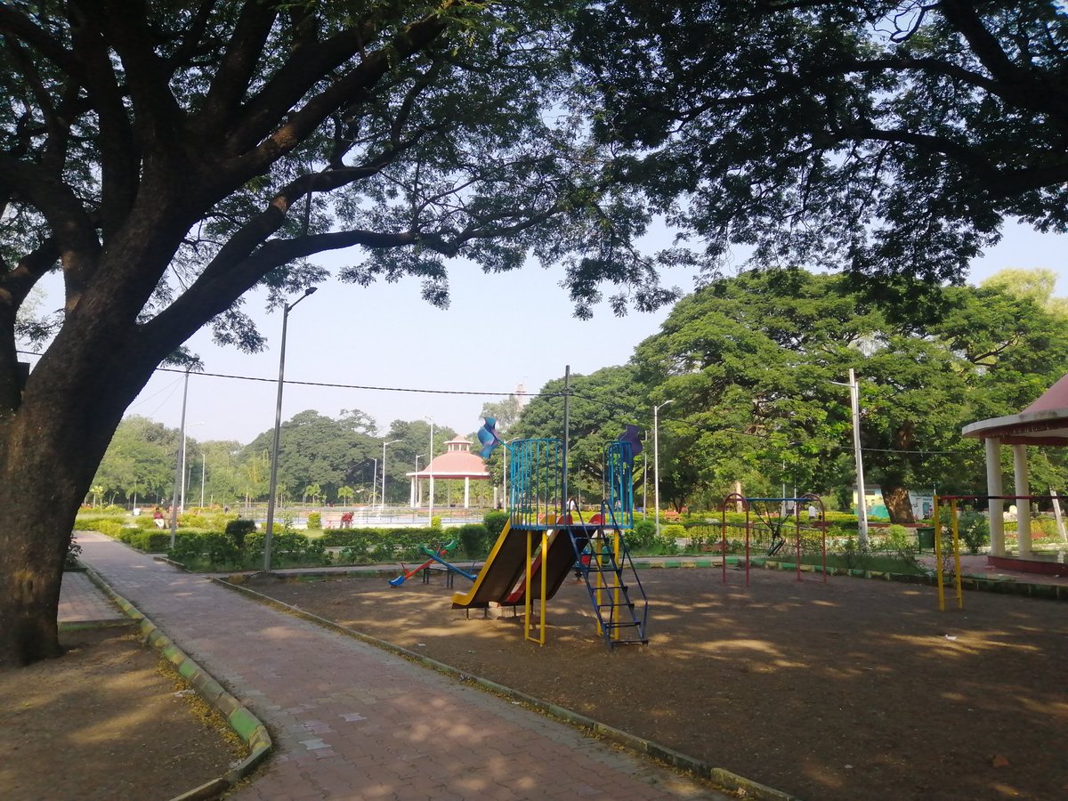 aaikalairport's tweet photo. Glimpses of one of the open parks in city. Travel to Kalaburagi @aaikalairport flight connectivity from Bengaluru, Tirupati and Hindon is available.
 @tourismgoi @KarnatakaWorld @AAI_Official @AAIRHQSR @MoCA_GoI @OfficialStarAir @allianceair https://t.co/jUVj16jdzU