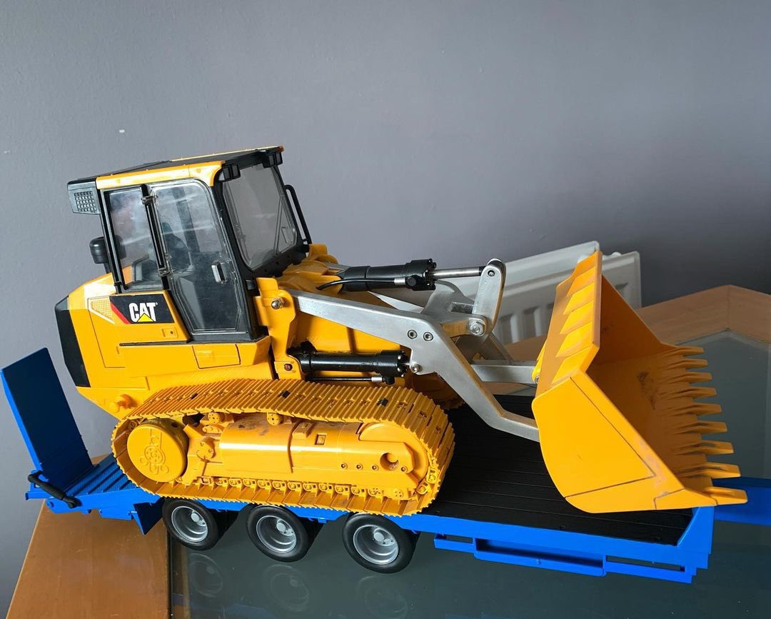 AndYanke's tweet image. nuestra excavadora está lista para probar ahora nuestro nuevo chasis de aluminio de marca es tan flexible gracias a Dios la construcción fue exitosa # españa # Reino Unido # rccars # personas