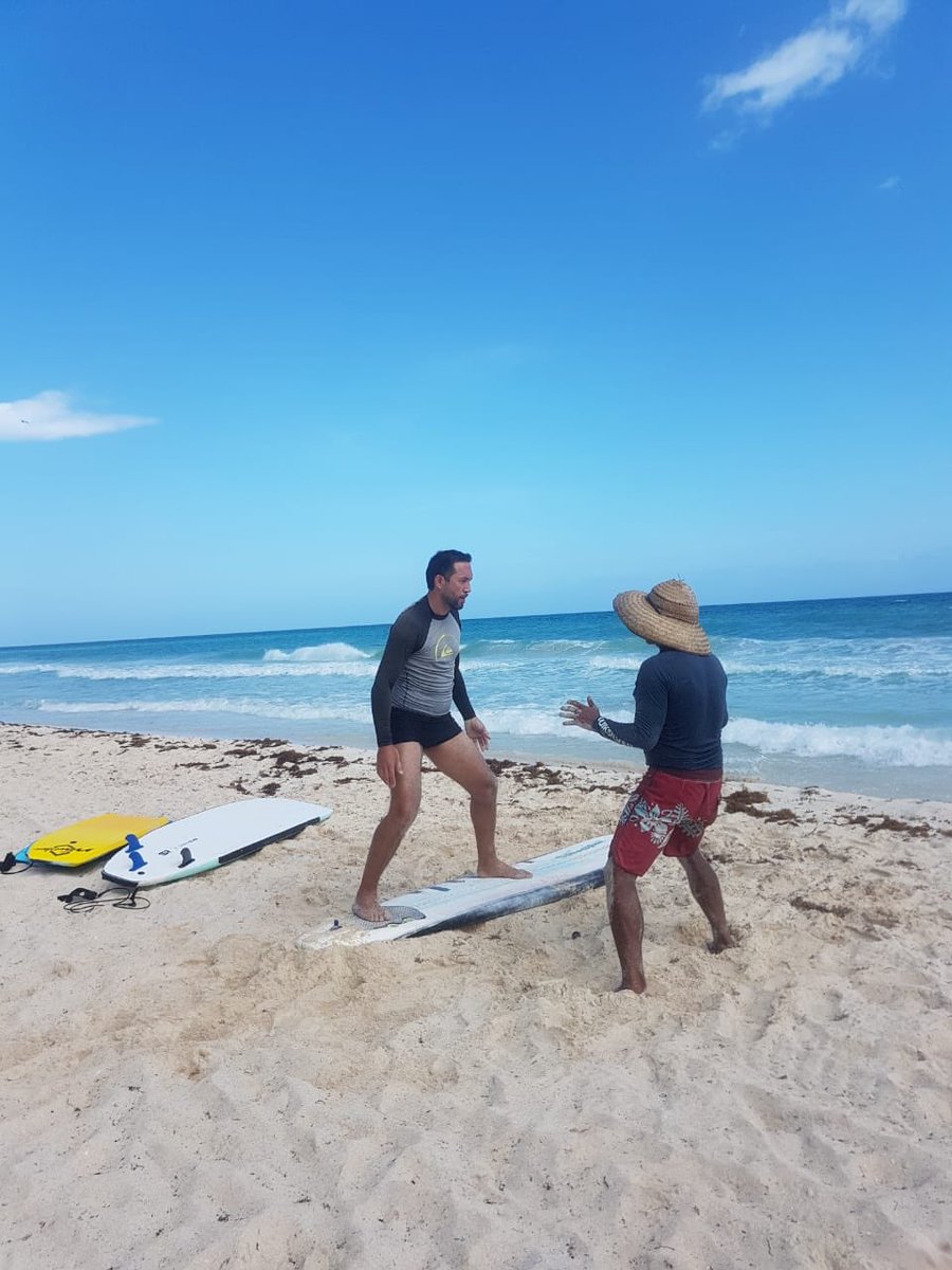 hisa_py's tweet image. Primera clase de surf / First surfing lesson 🏄‍♂️ 
Teoría                          Práctica