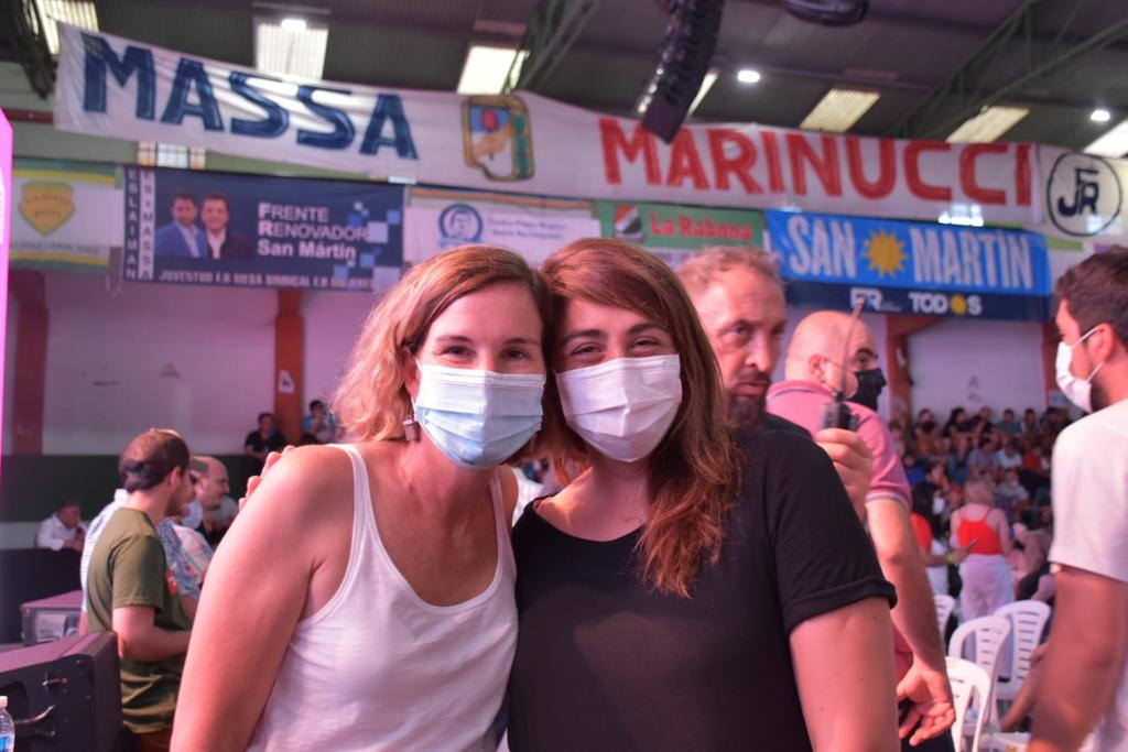 marinapintos's tweet photo. Junto a los compañeros y compañeras del @FR_Moron participamos del #PlenarioPBA del Frente Renovador en #Merlo. https://t.co/aMZHu0T1S8