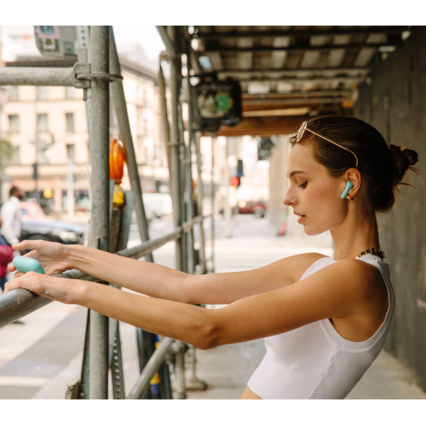 e_earphone's tweet image. 【本日発売！ / #ワイヤレスイヤホン】
#HappyPlugs
『HOPE』
￥8,980-(税込）

✅装着しやすいインナーイヤー型タイプ
✅計8色ものカラバリとおしゃれなデザイン
✅曲のコントロール、通話 、Siri、Google Assistant など簡単に操作

＜商品ページはこちら＞
e-earphone.jp/products/detai…