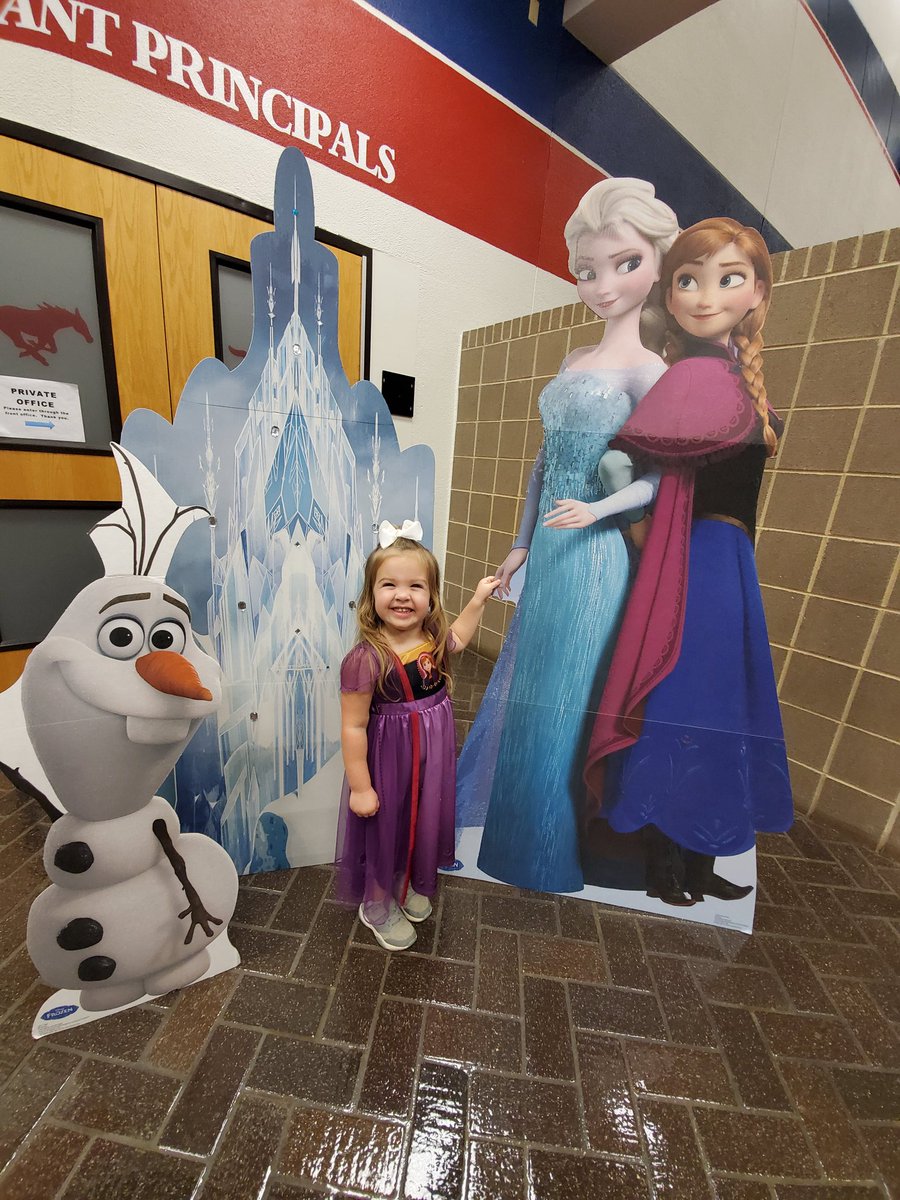 CoachWheelerGHS's tweet photo. We had the BEST time tonight watching @GHSTheatre1574's Frozen Jr! My daughter was enthralled and was so sad when it was time to go home. Best Mommy-daughter date ever 😍😍🥰🥰 https://t.co/b9CubAafG9