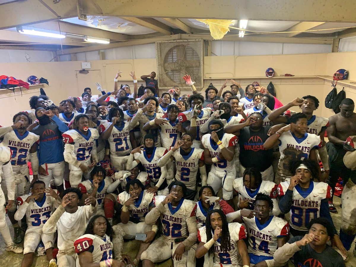 JordanAjaye43's tweet photo. DISTRICT CHAMPS🏆 We not done YET!!!!!!#RoadToState🏉
#BigGraveYardGang🪦 #walkintraptakeoveryotrap🥷🏾 #warriork⚰️ #GrimReaper2️⃣ https://t.co/wVEYnsyTwB