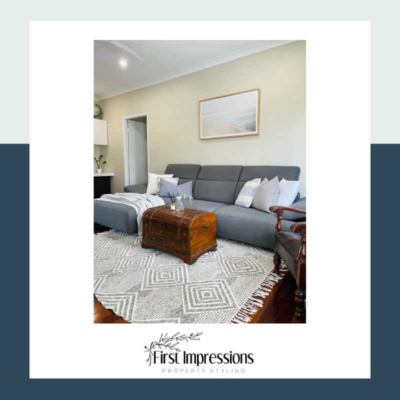 Stephan56582186's tweet photo. Squeezed this install in last week in between the rain! Love working in original pieces like this trunk, and antique armchair. New is nice, but old feels warm and rich in stories. A blend of the two...perfect 😊

#brisbane #propertystyling #partialinstall #antiques #oldnewblend https://t.co/pkrXgDKJbC
