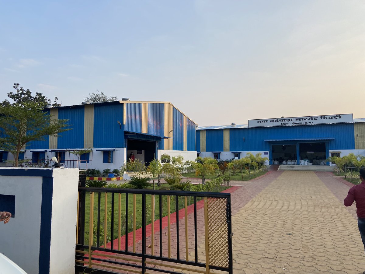 abhisheksinghDP's tweet photo. The garment factory 🏭 of #Danex at Geedam, @DantewadaDist
There are four such factories in Dantewada and soon two more will be added. Thread 3/4 https://t.co/SixTCmhWsi
