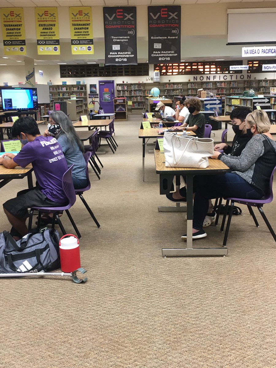 DeniseCanon4's tweet photo. Getting our FAFSA on at PCHS! 
#purplerunsdeep
#thankyou
#familytime
#schoolhomepartners
#collegesupport https://t.co/wbRXlHzwoY