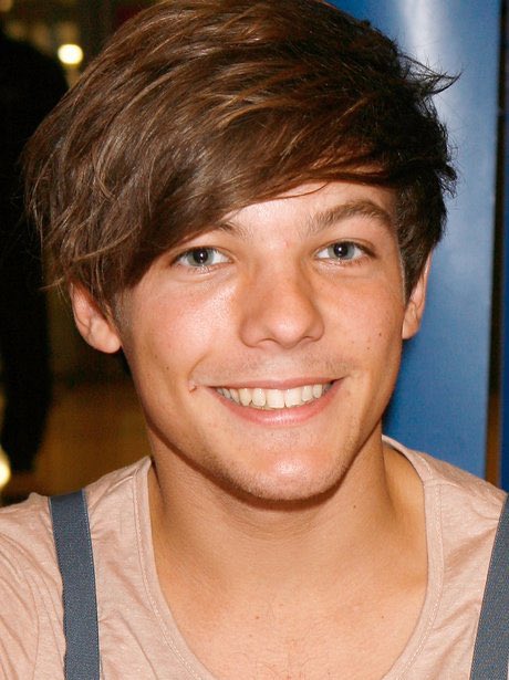 lwtismylover's tweet photo. louis turns 30 in exactly 8 weeks. 30 isn’t even old i think since we’ve grown up with it’s making us all emotional. but here’s your reminder that he barely ages, like at all. https://t.co/pOp22HPeE6