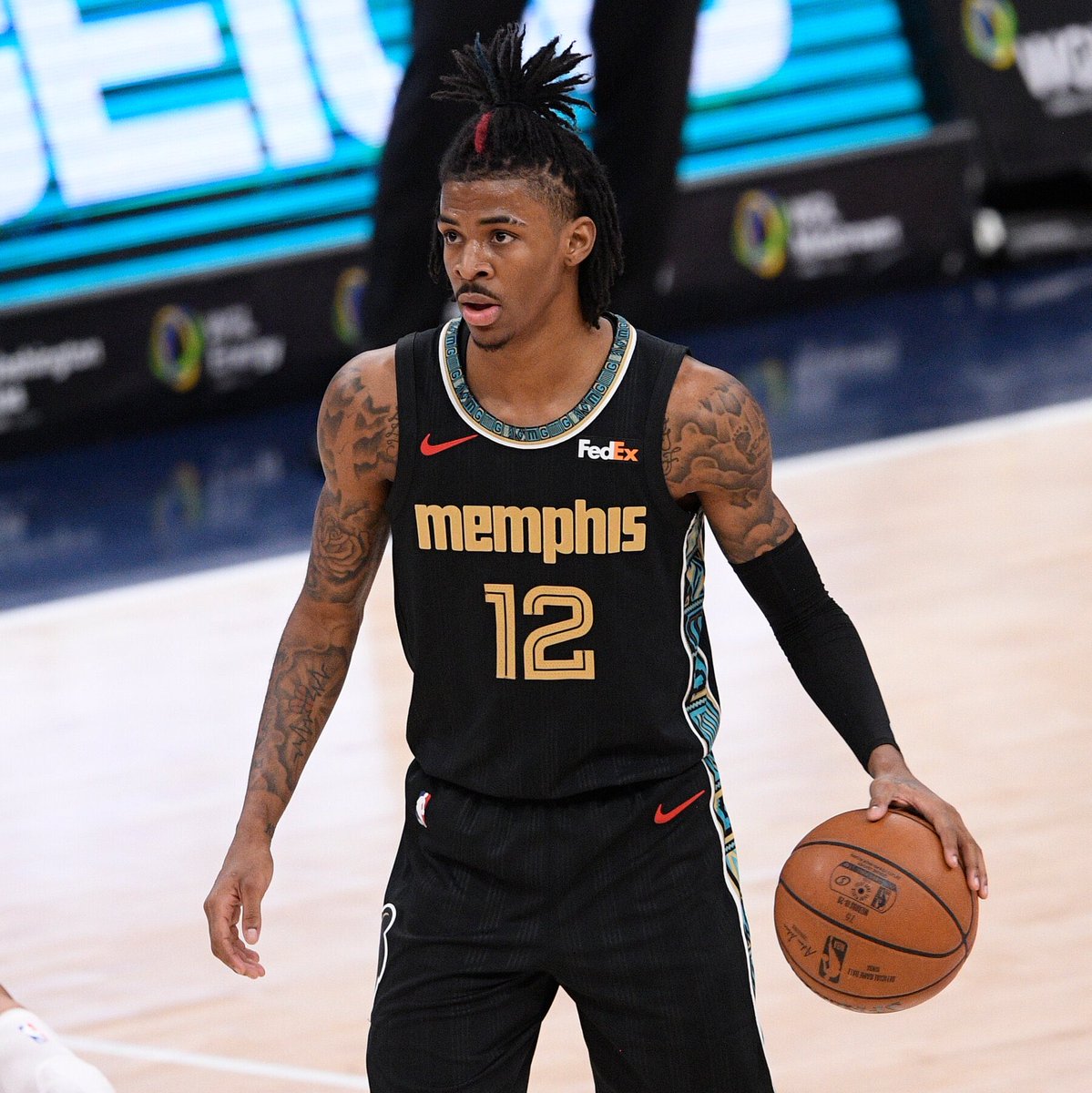 TheHoopCentral's tweet image. Ja Morant is averaging 30.4 PPG, 7.8 APG, 5.4 RPG, 1.8 SPG, 54% FG, 41% 3P so far this season, all career highs. 

Generational talent. ⭐️⭐️⭐️