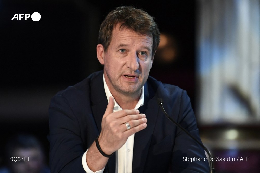 afpfr's tweet photo. Le candidat écologiste à la présidentielle Yannick Jadot a déclaré vendredi vouloir interdire la chasse durant le week-end et les vacances scolaires, et imposer l'étourdissement lors de l'abattage rituel des animaux #AFP https://t.co/pLkmL4RiHg