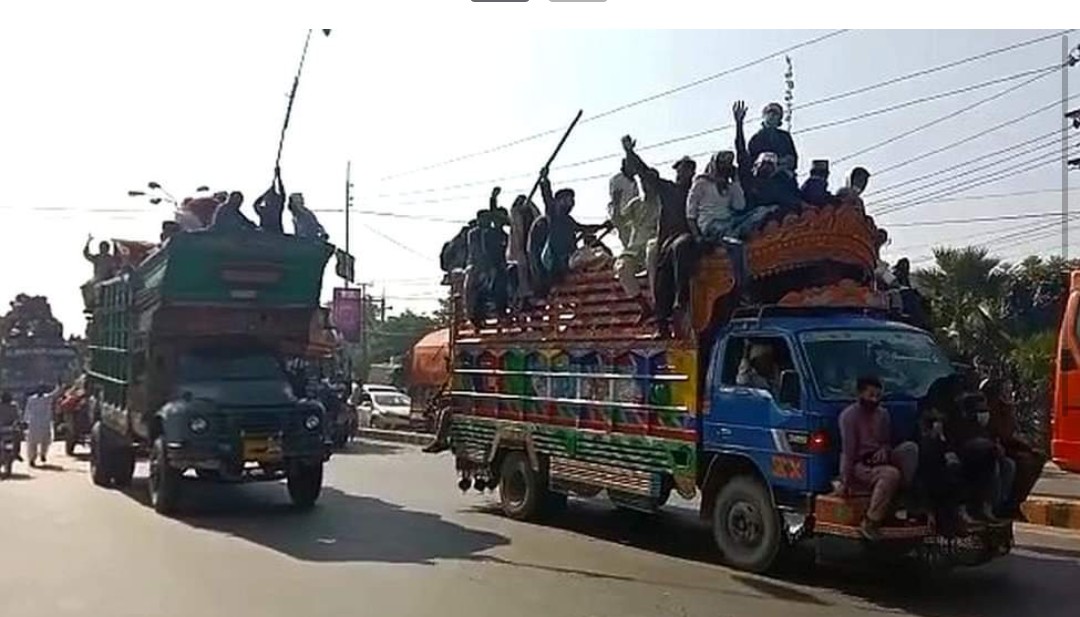 AfghanNow22's tweet photo. دتحریک لبیک لاریون داسلام اباد په لور روان شوی چی امنیتی ځواک مخنوی کوی
#Pak #Islamabad #Demonstrition #People #Prevint #Tahriklabik https://t.co/w290f5iBNc