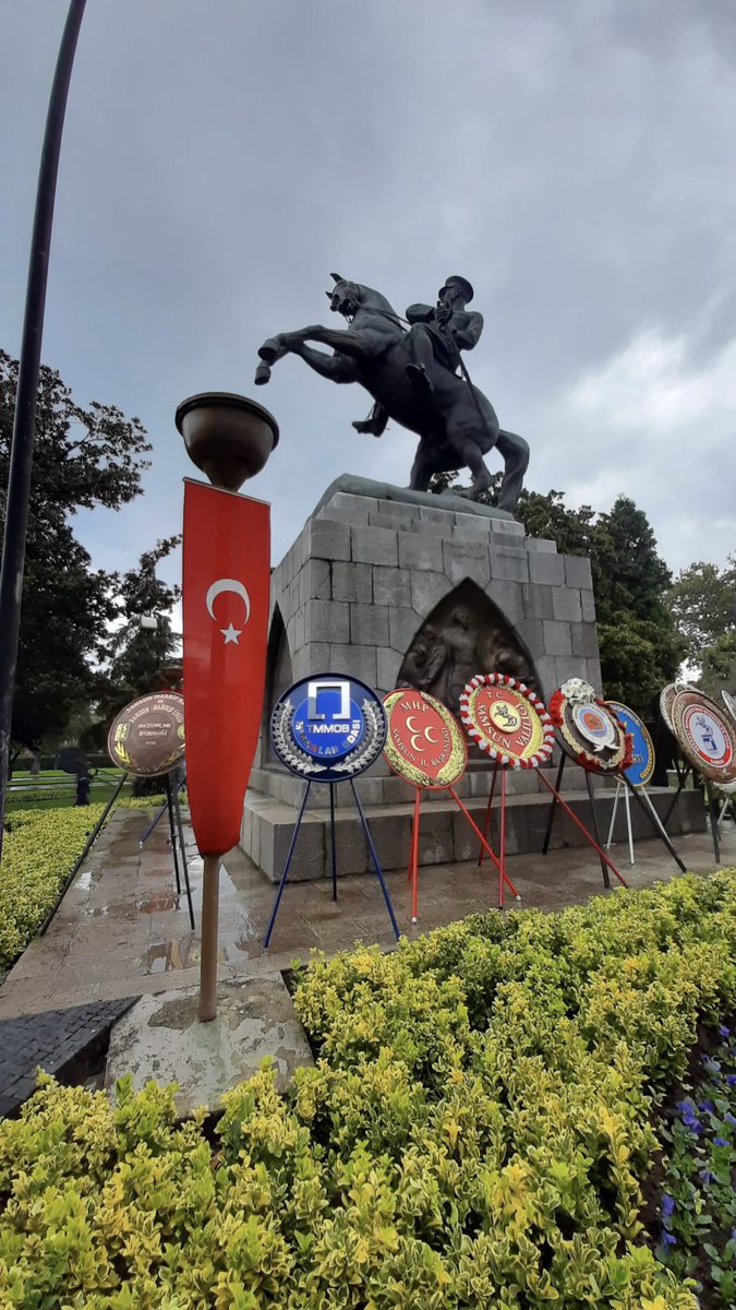 CUMHURIYETIMIZIN 98. KURULUS YILDONUMUNDE KURUCU ONDERIMIZ GAZI MUSTAFA KEMAL ATATURK VE SILAH ARKADASLARINI SAYGI VE MINNETLE ANIYOR, 29 EKIM CUMHURIYET BAYRAMIMIZI GONULDEN KUTLUYORUZ.