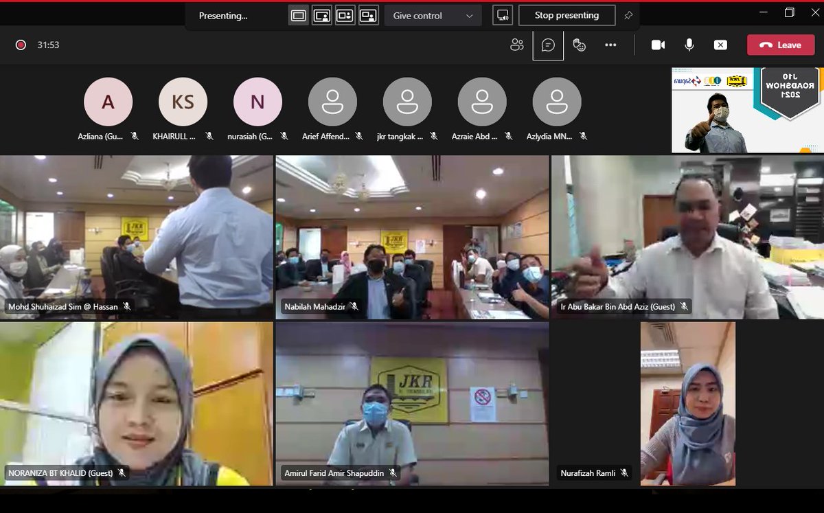 J10Jkr's tweet photo. 27 Oktober 2021 – J10 Roadshow Zon Selatan telah berlangsung secara bersemuka dan atas talian melalui Platform Microsoft TEAMS. Sesi ini telah dihadiri oleh pegawai-pegawai JKR dari tiga (3) negeri iaitu Negeri Sembilan, Melaka dan Johor. Terima kasih semua pegawai yang terlibat. https://t.co/pYG8FRqe0h