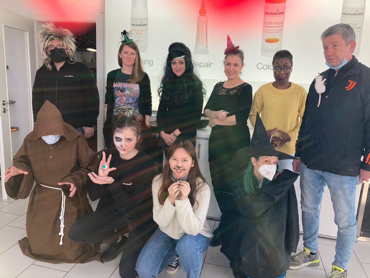 colourlock's tweet photo. Das LEDERZENTRUM ist bereit für HALLOWEEN am Wochenende! 🎃👻
Über Instagram läuft außerdem noch bis Sonntag unsere Halloween-Verlosung. Schaut doch mal vorbei. 😊
Instagram: lederzentrum_colourlock
#colourlock #lederzentrumgoettingen #verlosung #halloween #leder https://t.co/Ke9zuR0j9E