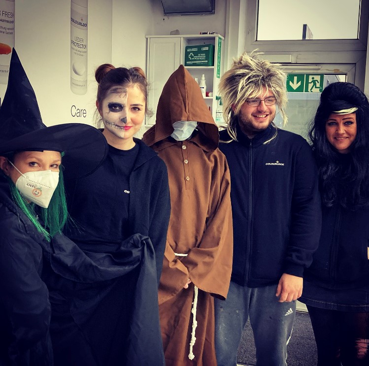 colourlock's tweet photo. Das LEDERZENTRUM ist bereit für HALLOWEEN am Wochenende! 🎃👻
Über Instagram läuft außerdem noch bis Sonntag unsere Halloween-Verlosung. Schaut doch mal vorbei. 😊
Instagram: lederzentrum_colourlock
#colourlock #lederzentrumgoettingen #verlosung #halloween #leder https://t.co/Ke9zuR0j9E