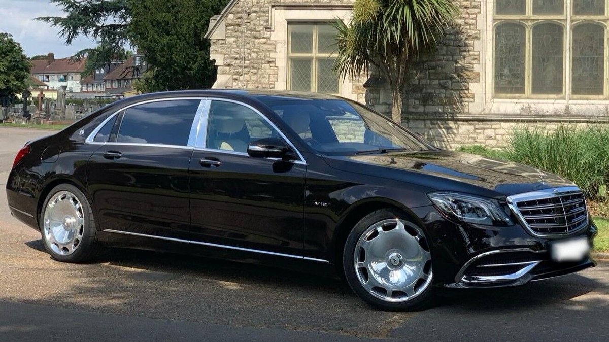 Wondering what the benefits of using our #chauffeur service are? Well, here's a quick list:
> Luxury vehicles
> Friendly chauffeur drivers
> Exemplary Customer Service
> Uncompromising Standards
> Available 24 hours a day

Call 020 3536 0152 to make your booking!