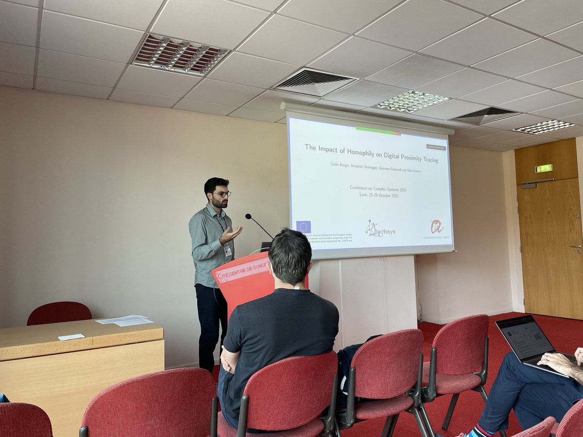 The study now outlined by <a href="/giulioburgio/">Giulio Burgio (@giulioburgio@mastodon.uno)</a> at <a href="/Ccs2021L/">CCS2021Lyon</a> . It includes some new results, where we find the same phenomenology for imperfect vaccines! 🐄 #ccs21