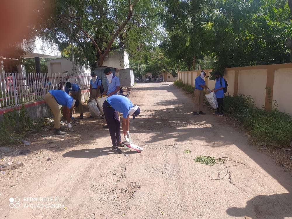 NCC_Dte_Gujarat's tweet photo. #CleanIndia
Cdts of 35 Guj BN NCC, Palanpur, Ahmedabad Gp, Guj Dte carried out plastic waste collection at Bus Terminus, Palanpur. 
@DefencePRO_Guj @HQ_DG_NCC
@cmoguj @Bhupendrapbjp 
@ jitu_vaghani @drajaykumar_ias https://t.co/9yLrGdU2hx