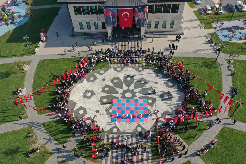 BilalSoykantr's tweet photo. 29 Ekim Cumhuriyet Bayramı'nın 98. yıl dönümü münasebetiyle düzenlenen kutlama programına katıldık.

Bu aziz vatan için toprağa düşmüş tüm şehitlerimizi rahmet ve minnetle yad ediyorum. 🇹🇷 https://t.co/jzmZtZ2sXP