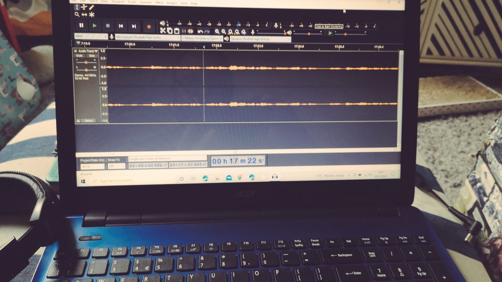 1poundmoviepod's tweet photo. A bit of Friday morning editing
#podcast #podislife #movie #cutpaste https://t.co/0UKUoOe5ac