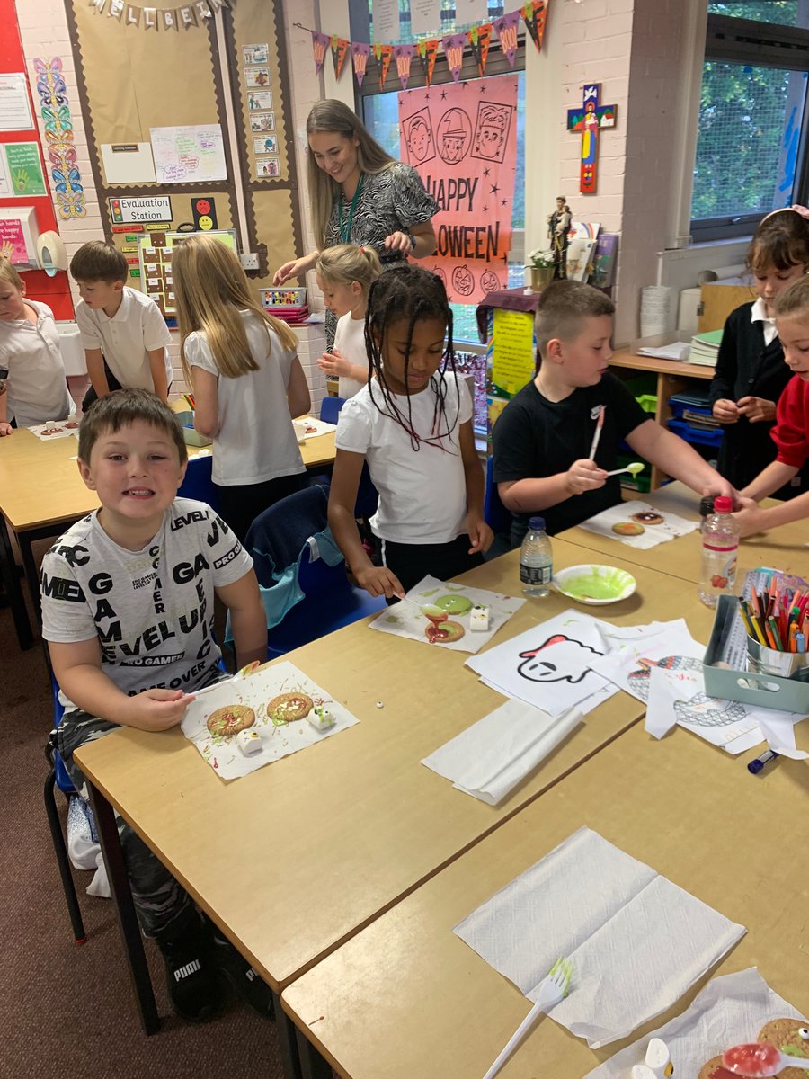 🕷Spooky Spelling, Ghost Catapults and Creepy Cookies🕷 Primary 3/4 have had such a busy Halloweek!🎃