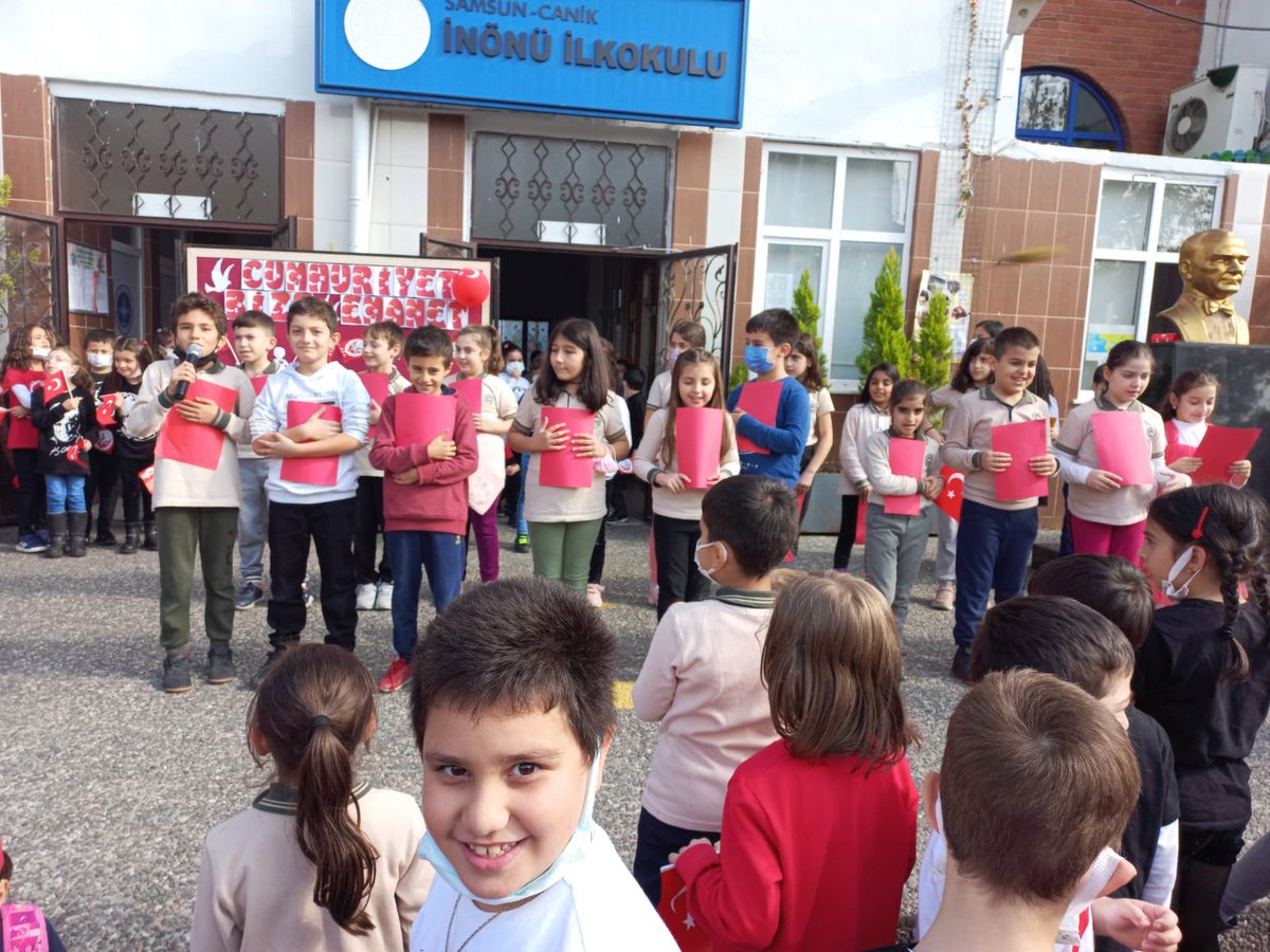 InonuCanik's tweet photo. Cumhuriyetmizin 98. Yaşını Coşkuyla kutladık.Aziz şehidlerimizi ve devlet büyüklerimizi rahmetle anıyoruz.@CanikMem @Uzunlar61551 https://t.co/6xFEHVd5x2