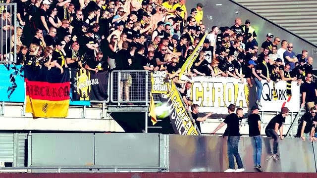 AwaydaysNL's tweet photo. Vanavond staat de derby tussen MVV en Roda JC op het programma in de Keuken Kampioen Divisie. De laatste edities tussen beide clubs waren beladen en leverden ook mooie plaatjes op! https://t.co/usUifQW3oW