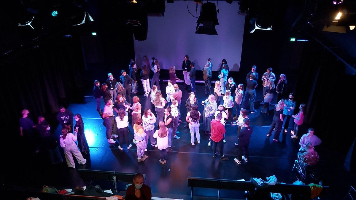 LCC_Backstage's tweet photo. @YorkshireDance what's the collective noun for dance educators?
Funny answers only!
#DanceFutures #ChromaQTheatre https://t.co/Va9mLRFUHG