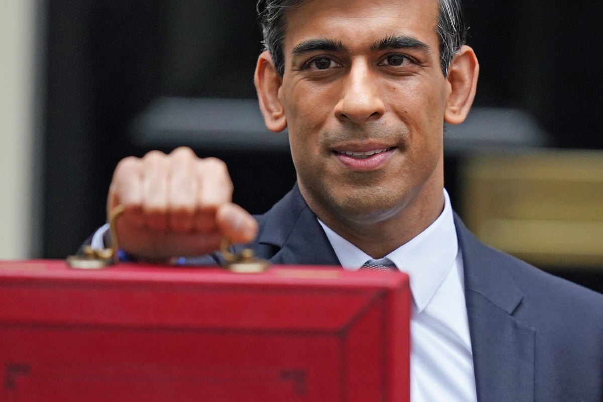 "This will likely offer the Government some respite from the rising tide of negative developments..."

<a href="/ghedengren/">Gabriel Hedengren</a> deep dives into the key takeaways from Chancellor Rishi Sunak's Autumn #Budget and looks at how it was received by the British electorate.

theproffice.co.uk/2021/10/29/the…