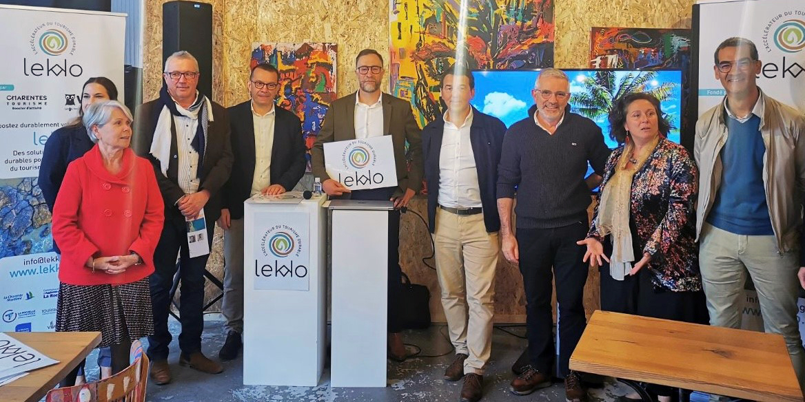 ExceliaGroup's tweet photo. [#ENTREPRISES 💼] #Excelia soutient #Lekko, l’accélérateur de #tourismedurable initié @LesCharentes  et @VVFOfficiel !
Sa mission ? Accroître la compétitivité économique des entreprises de la Région 💯
Excelia s'associe fort de son expertise et de son école de #Tourisme 🤝 https://t.co/lFJtk4sxmx