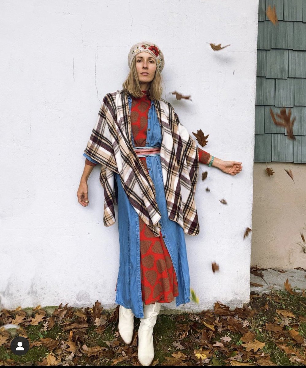 LET’S GO! Doors open at 1pm today, here until 8pm at the Metropolitan Pavilion! Back at it Saturday from 11am to 6pm, tickets available online or on the door, see you soon! ✨💛✨