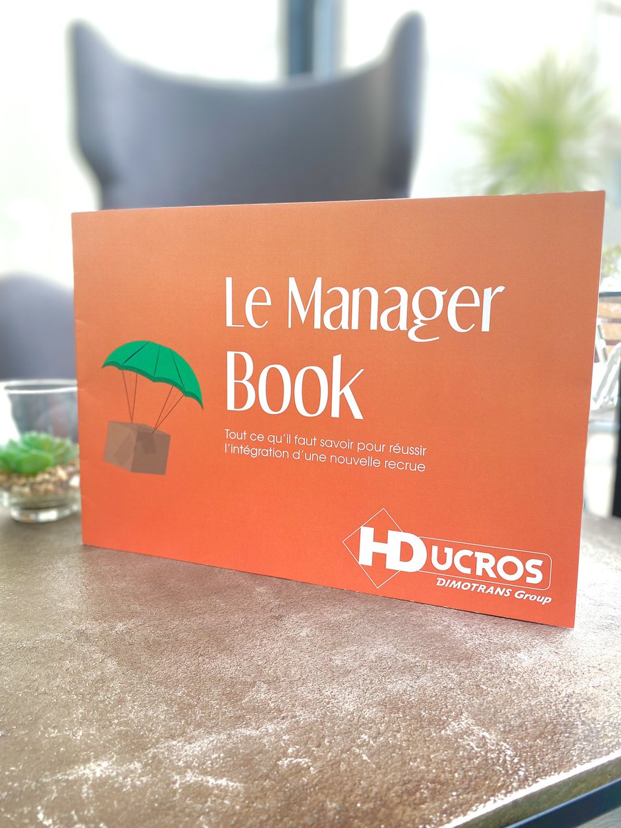 h_ducros's tweet photo. [#COLLABORATEURS]

Un de nos premiers objectifs avec #HDurable est d'accompagner au mieux nos nouvelles recrues et nos Directeurs lors d’une intégration ! 

Voici donc nos Welcome Book et Manager Book sur papier 100% recyclé ♻️

Pour postuler ? 📬
https://t.co/D0RwsNPvWt https://t.co/OgGWsnQn0L