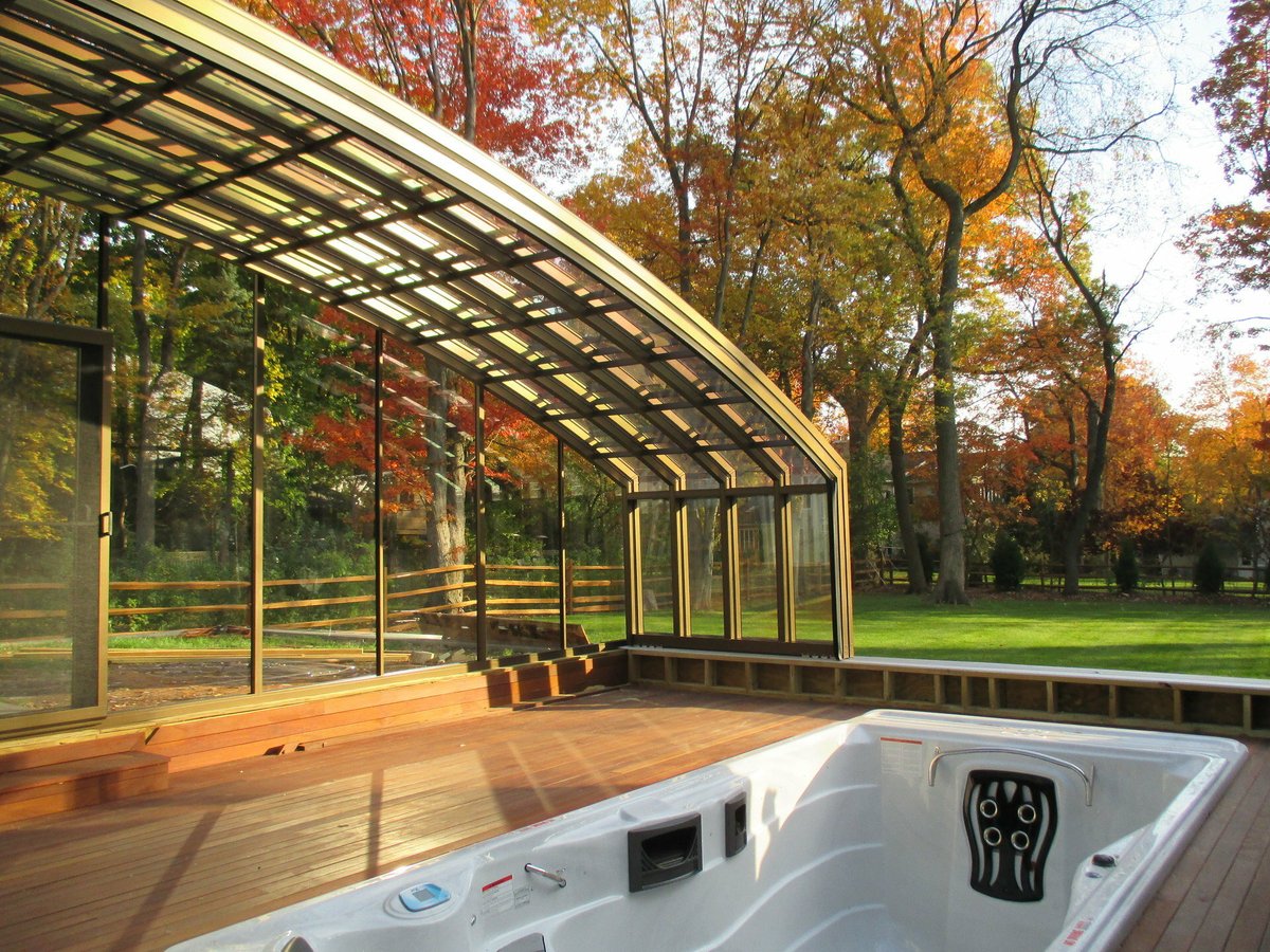 AlukovUK's tweet photo. The retractable enclosure CORSO by Alukov is the ideal solution for expanding the covered area of your terrace or enclosing  a swimming pool, swim-spa or a hot-tub near a building. You can use your terrace fully all year round, even in poor weather. 🏡🙂
https://t.co/O3micNr6CJ https://t.co/UUFMWhiMkX