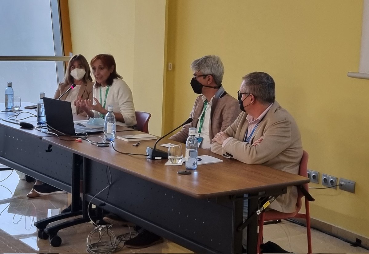 AbogaciaMalaga's tweet photo. "Cuando las fronteras impactan en los DerechosHumanos" @HelenaMaleno habla de "necrofrontera" y externalización de los servicios de control fronterizo. https://t.co/zIqyDIvmOL