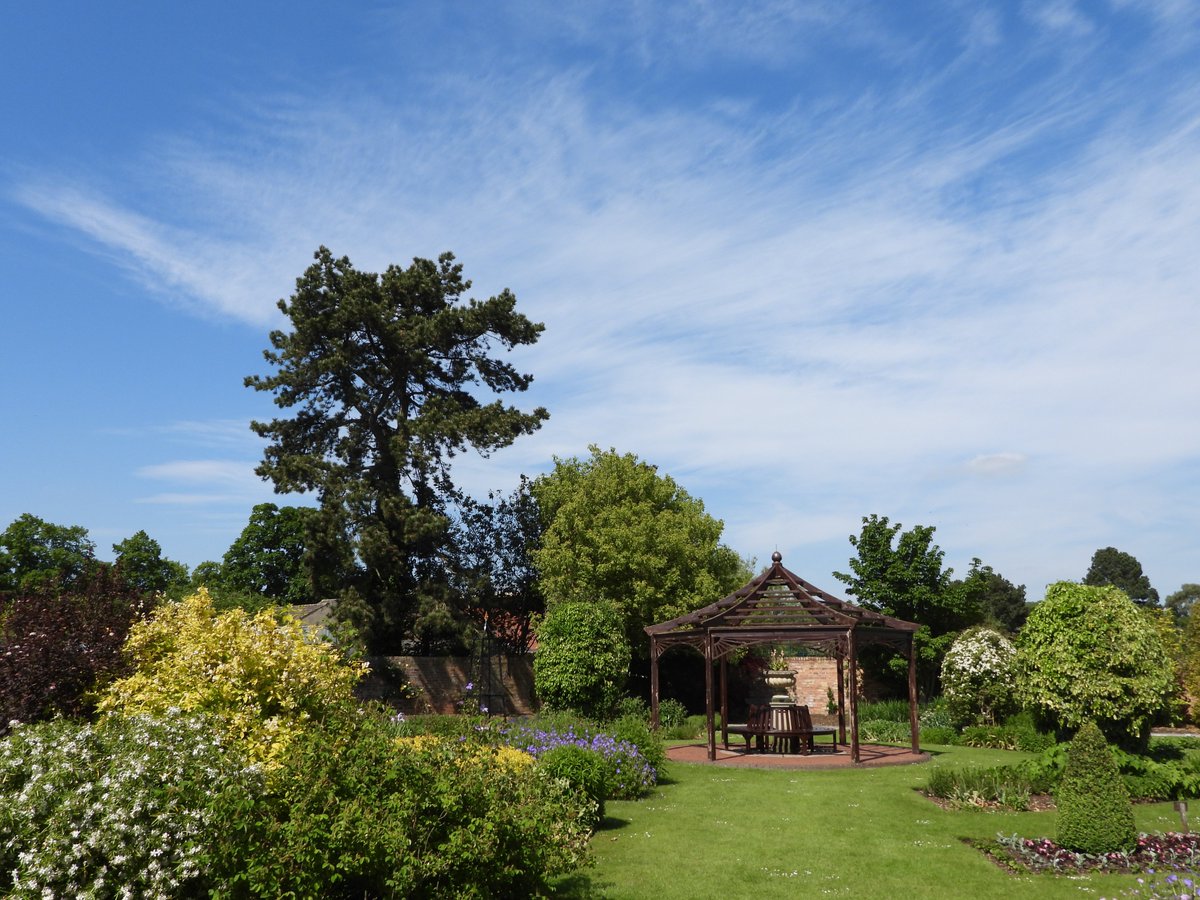Our Walled Garden Project.

November 2021 sees the commencement of an exciting new large-scale project at Burnby Hall Gardens, which involves the removal of the existing Victorian-style garden and its replacement with a newly designed walled garden.