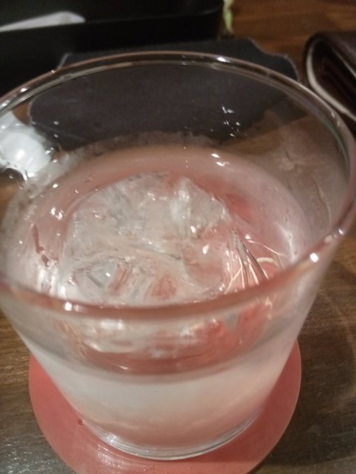 これなんだと思う?鍛高譚を梅酒だと思いこんで頼んだら来た焼酎 