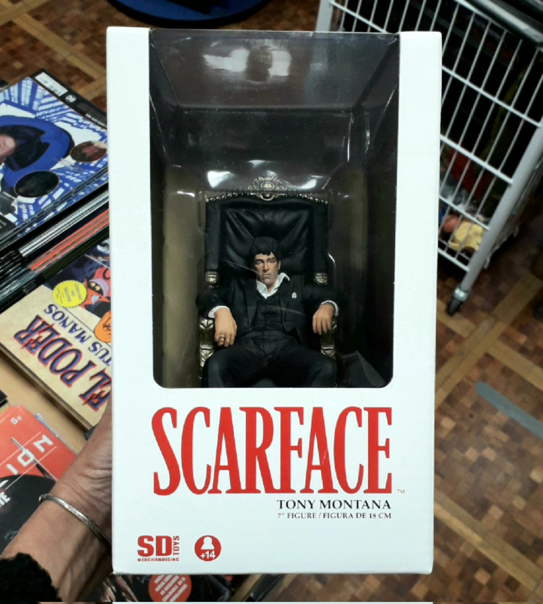 LMansionDTerror's tweet photo. Para los fans del gran Tony Montana nos llega este figurón de #Scarface de #sdtoys
Cómprala en tienda y en este enlace:
https://t.co/bDCCjIJ1RW
Recuerda que es finde y abrimos mañana y tarde. Además, mañana puedes venir a celebrar #Halloween con nuestra ruleta de la suerte 😀 https://t.co/xmjb5eRFWf
